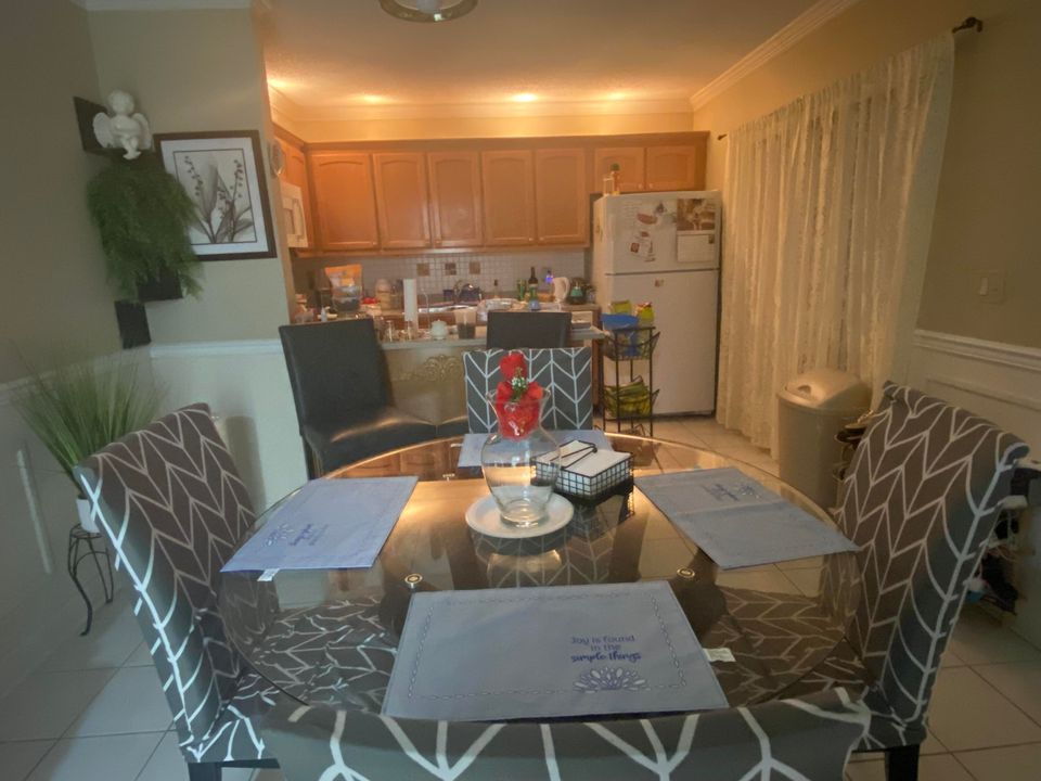 En Venta: $285,000 (2 camas, 2 baños, 1236 Pies cuadrados)