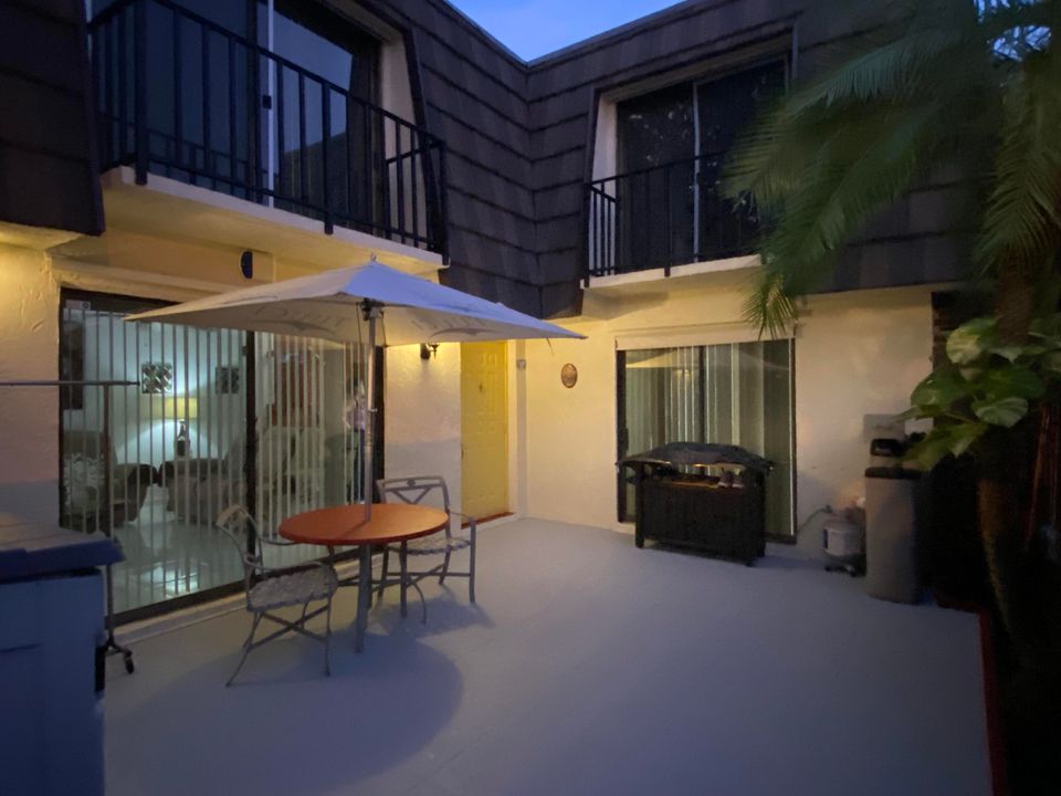 En Venta: $285,000 (2 camas, 2 baños, 1236 Pies cuadrados)