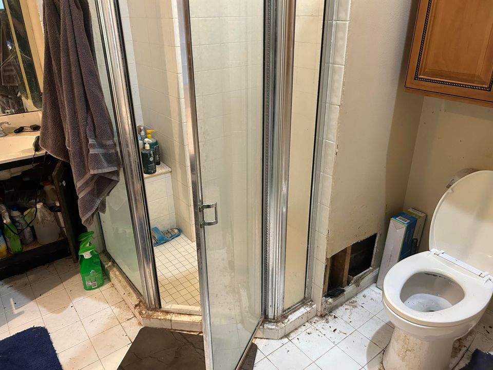 合同活跃: $529,000 (3 贝兹, 2 浴室, 2000 平方英尺)