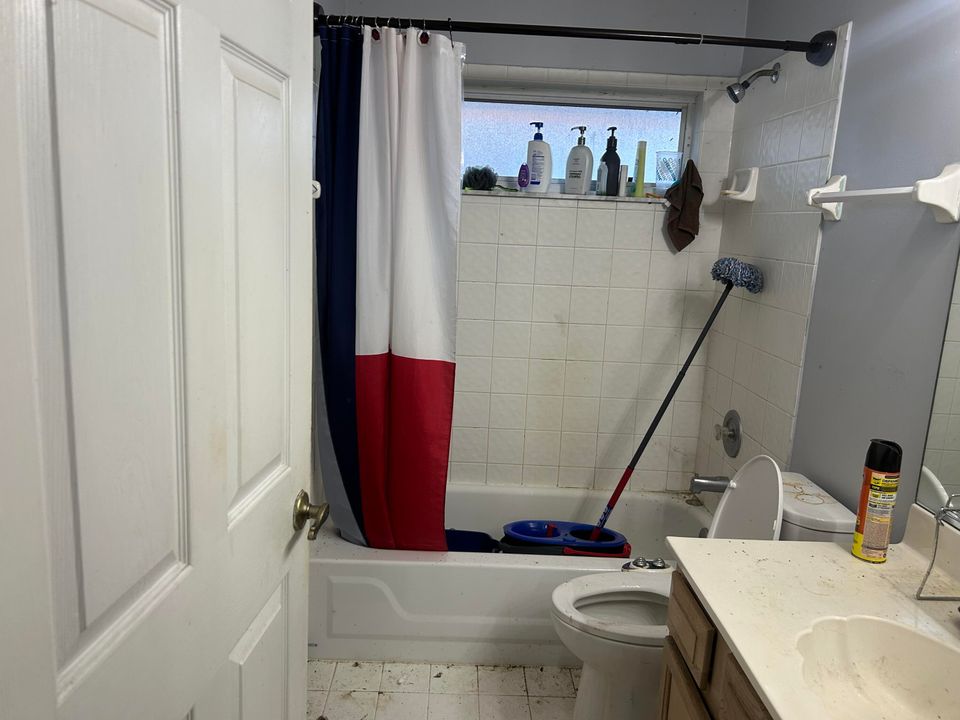 合同活跃: $529,000 (3 贝兹, 2 浴室, 2000 平方英尺)