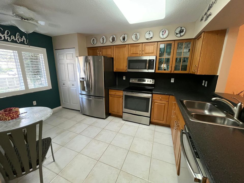 For Sale: $269,000 (3 beds, 2 baths, 1869 Square Feet)