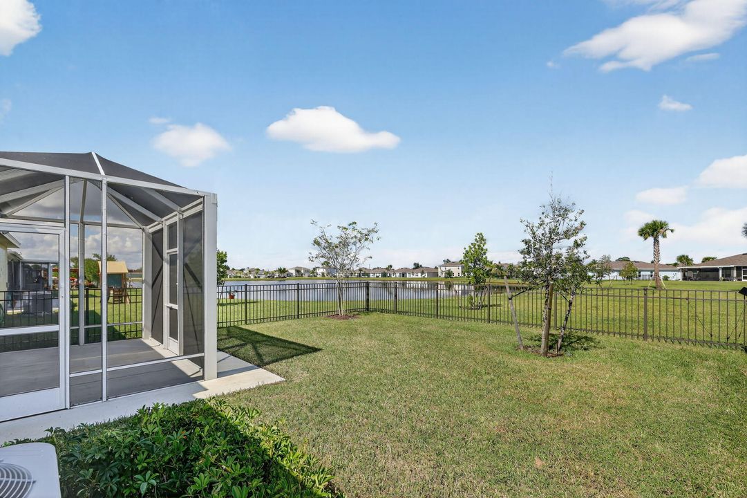 For Sale: $335,000 (3 beds, 2 baths, 1503 Square Feet)