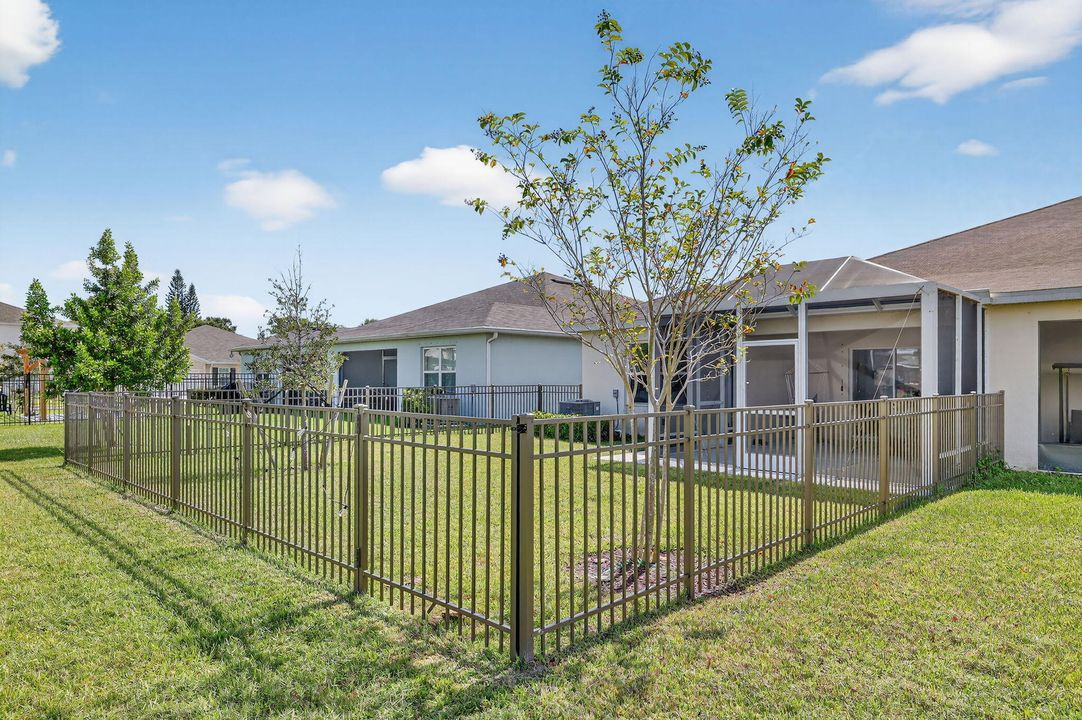 For Sale: $335,000 (3 beds, 2 baths, 1503 Square Feet)