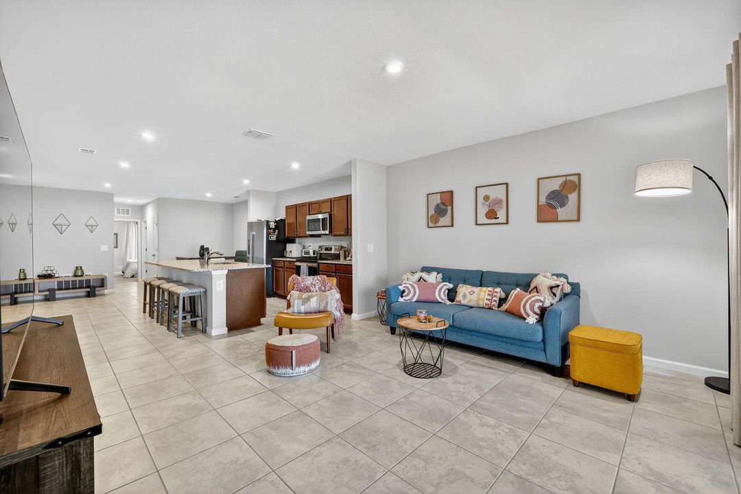 For Sale: $335,000 (3 beds, 2 baths, 1503 Square Feet)