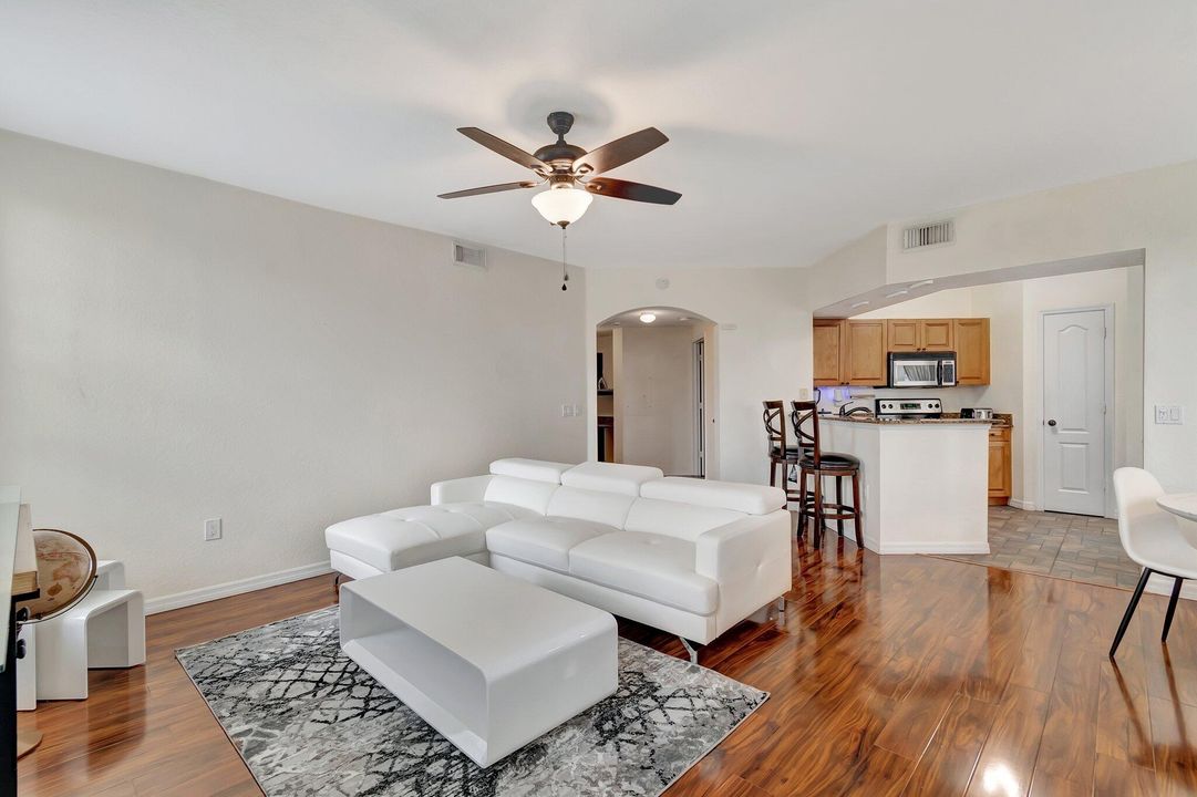 For Rent: $3,600 (2 beds, 2 baths, 1304 Square Feet)