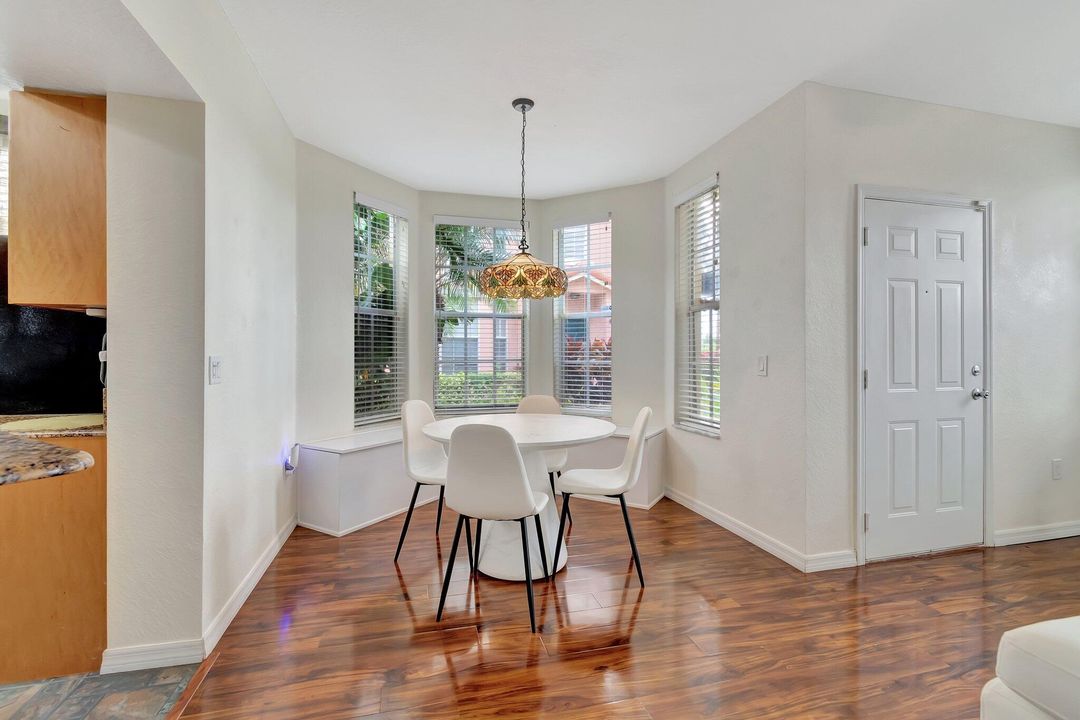 For Rent: $3,600 (2 beds, 2 baths, 1304 Square Feet)