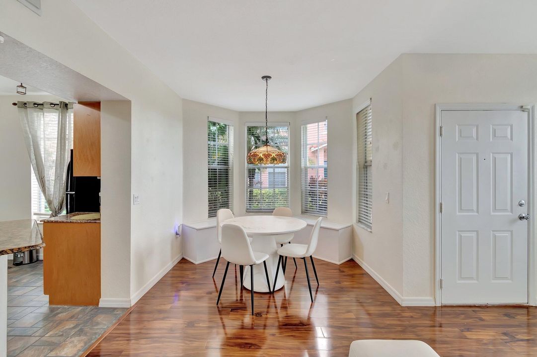 For Rent: $3,600 (2 beds, 2 baths, 1304 Square Feet)