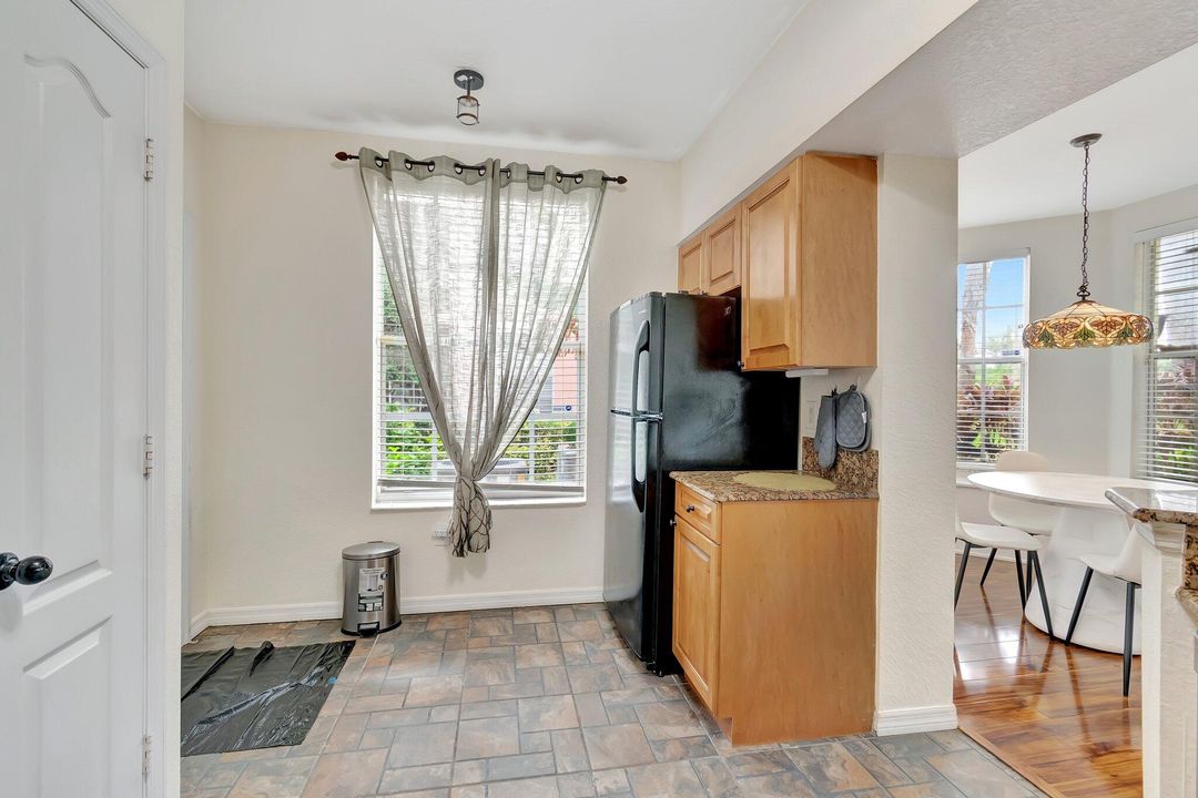 For Rent: $3,600 (2 beds, 2 baths, 1304 Square Feet)