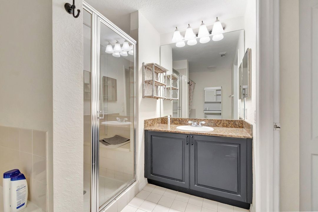 For Rent: $3,600 (2 beds, 2 baths, 1304 Square Feet)