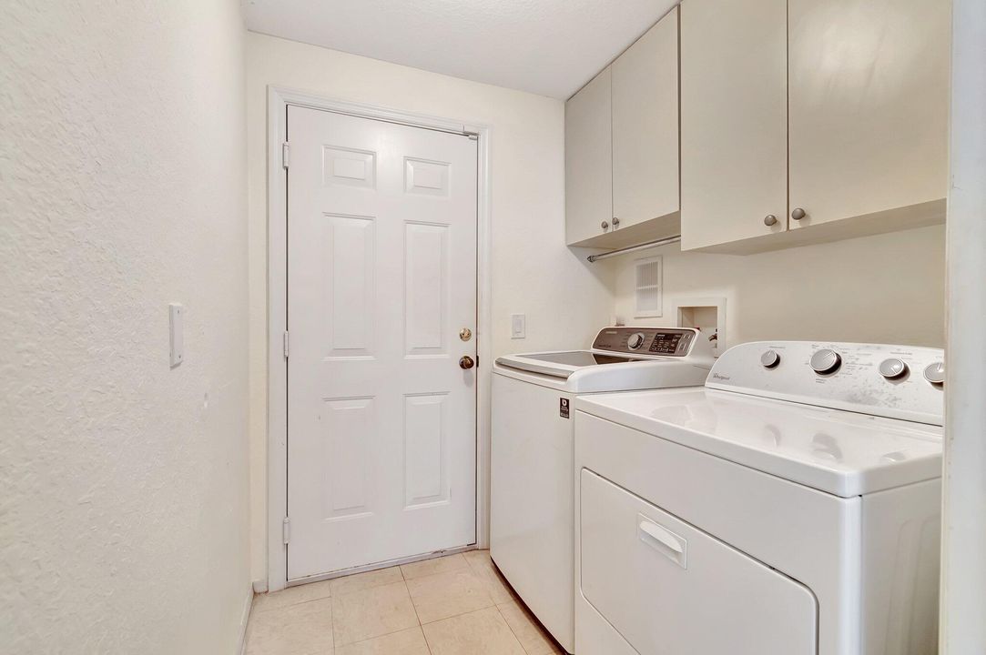For Rent: $3,600 (2 beds, 2 baths, 1304 Square Feet)