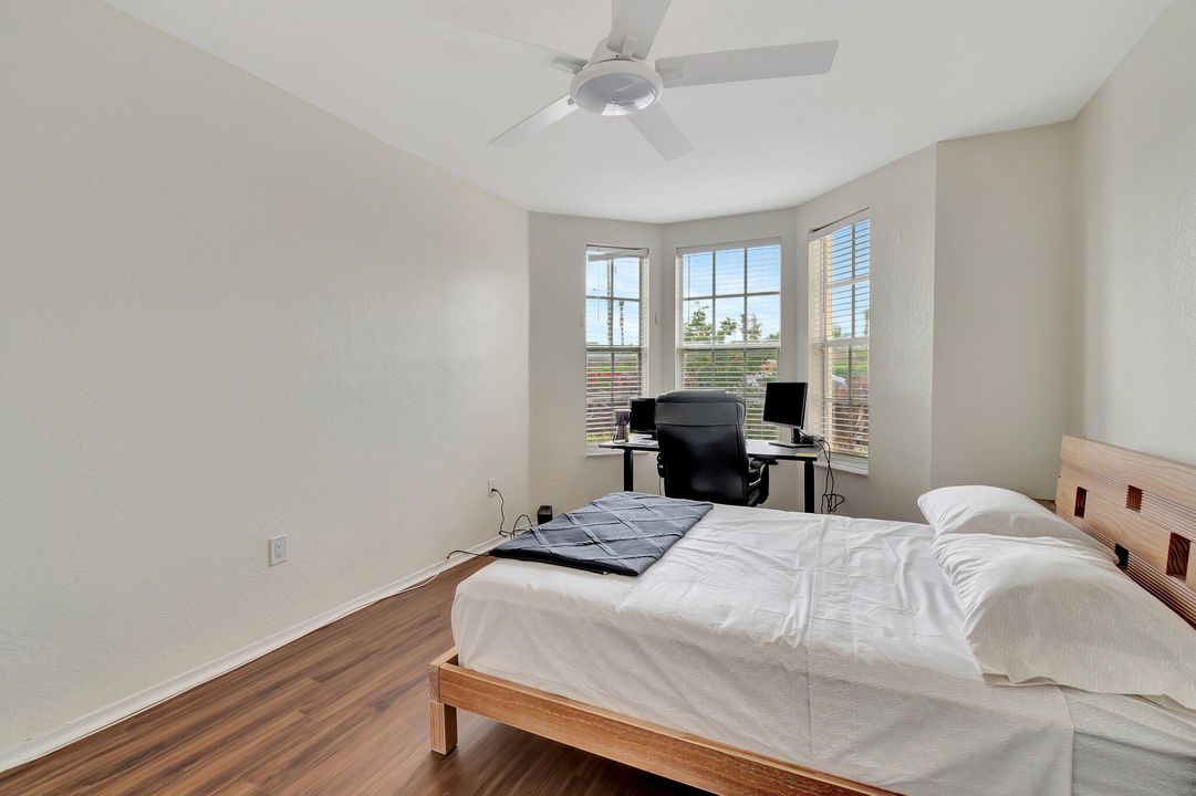 For Rent: $3,600 (2 beds, 2 baths, 1304 Square Feet)