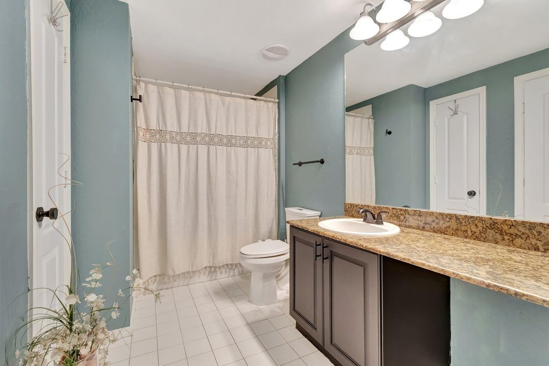 For Rent: $3,600 (2 beds, 2 baths, 1304 Square Feet)