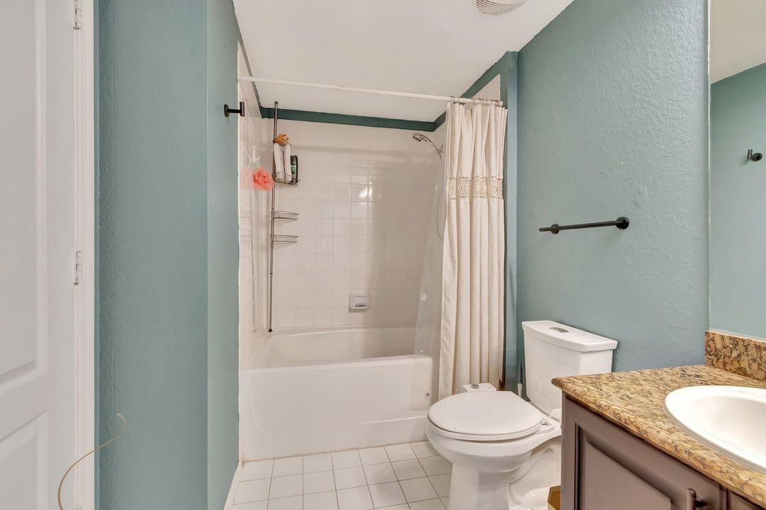 For Rent: $3,600 (2 beds, 2 baths, 1304 Square Feet)