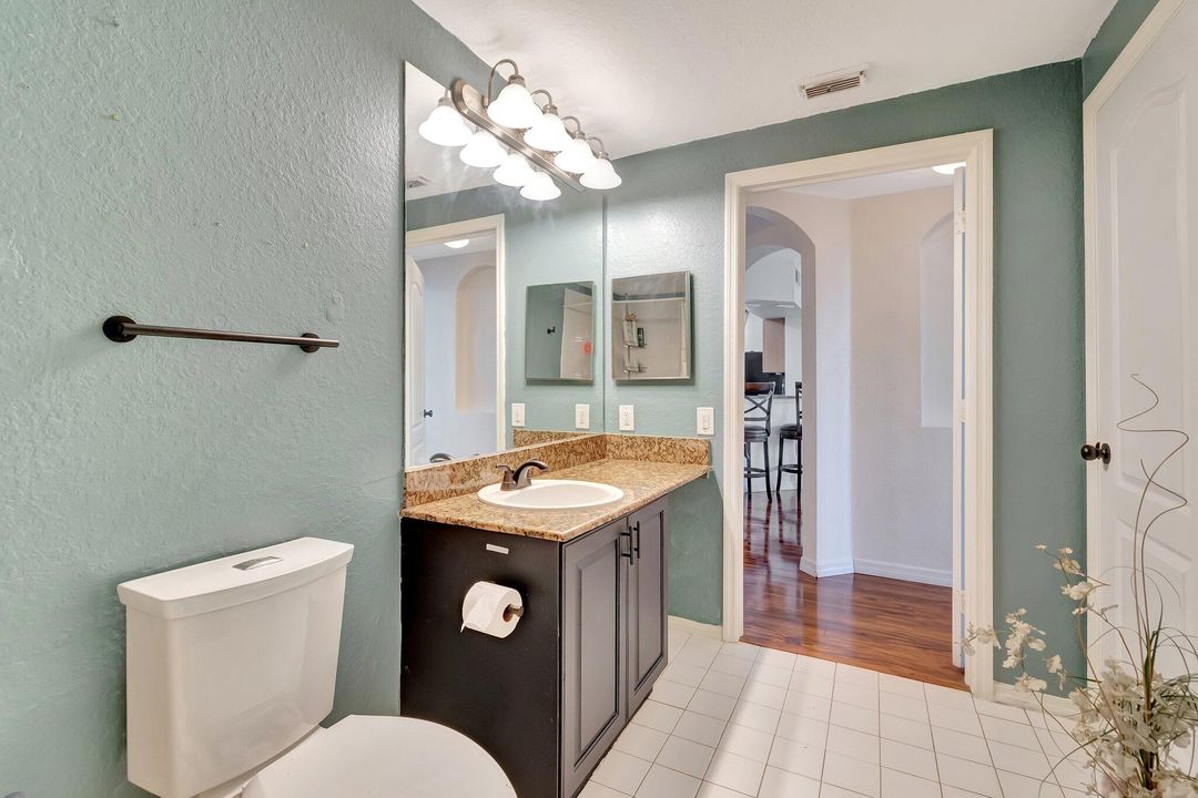 For Rent: $3,600 (2 beds, 2 baths, 1304 Square Feet)