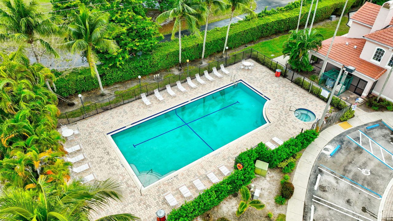 For Rent: $3,600 (2 beds, 2 baths, 1304 Square Feet)