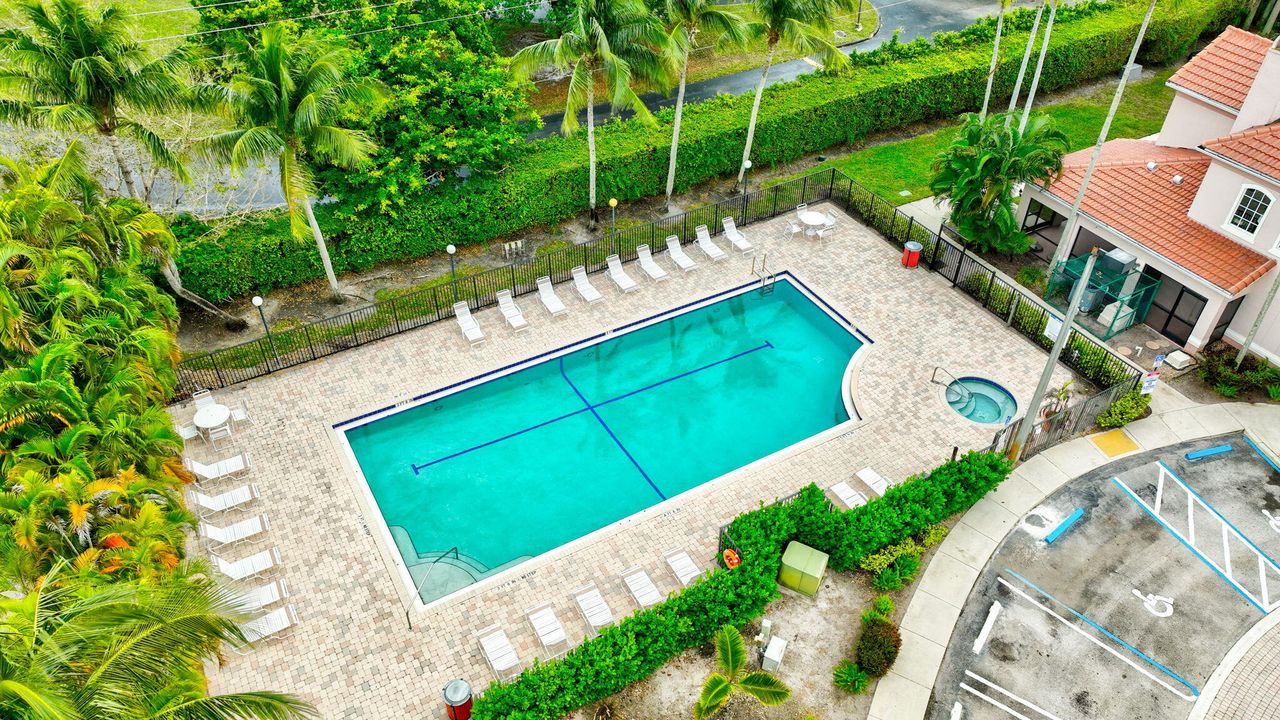 For Rent: $3,600 (2 beds, 2 baths, 1304 Square Feet)