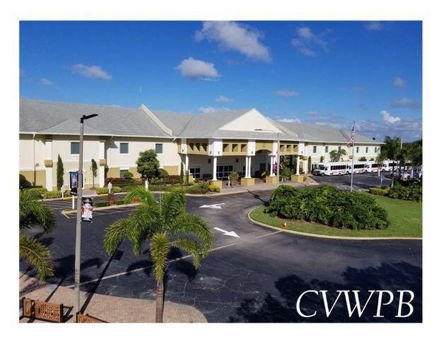 For Sale: $219,900 (2 beds, 2 baths, 1062 Square Feet)