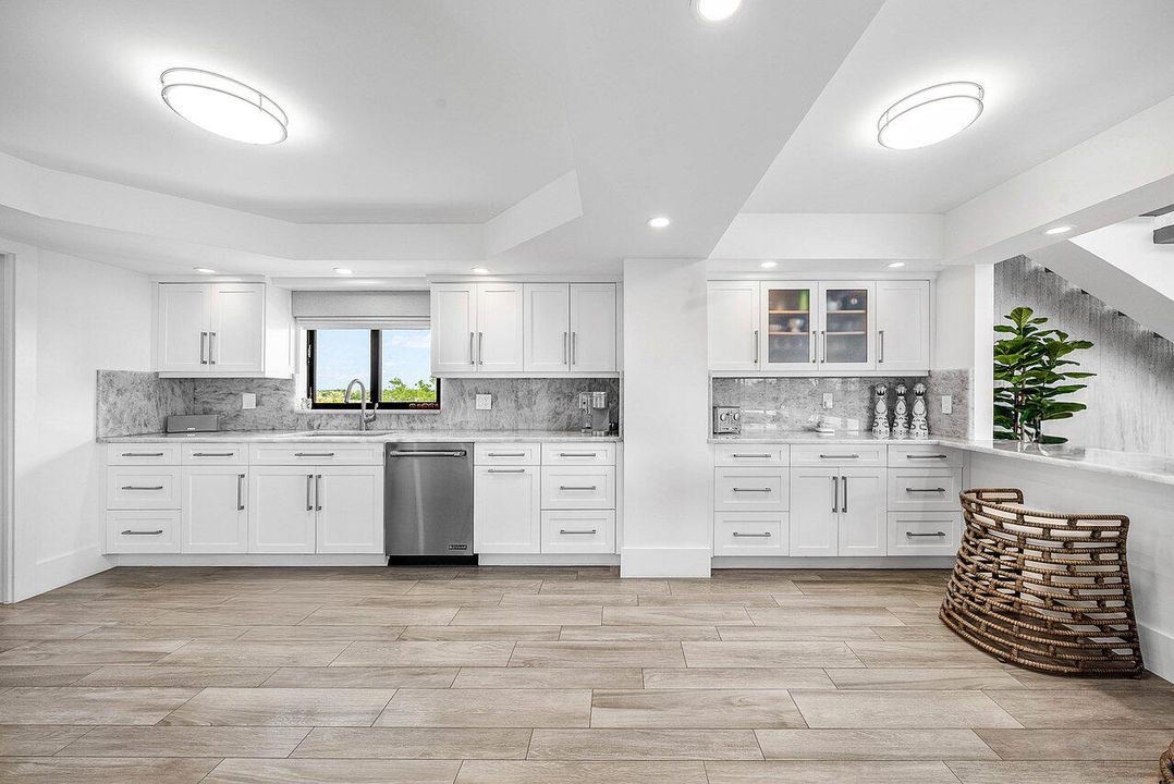 For Sale: $2,500,000 (2 beds, 3 baths, 3227 Square Feet)