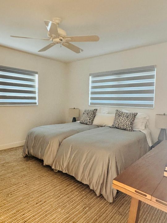 For Sale: $379,000 (2 beds, 2 baths, 962 Square Feet)