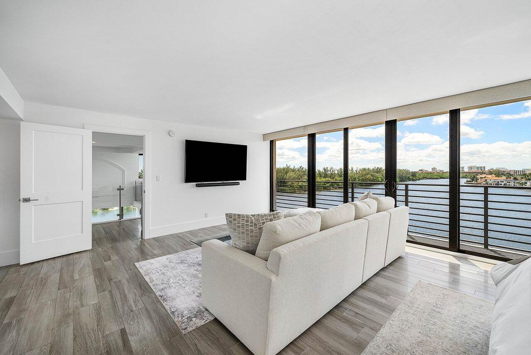 For Sale: $2,500,000 (2 beds, 3 baths, 3227 Square Feet)