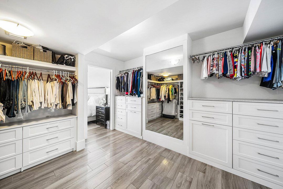 For Sale: $2,500,000 (2 beds, 3 baths, 3227 Square Feet)