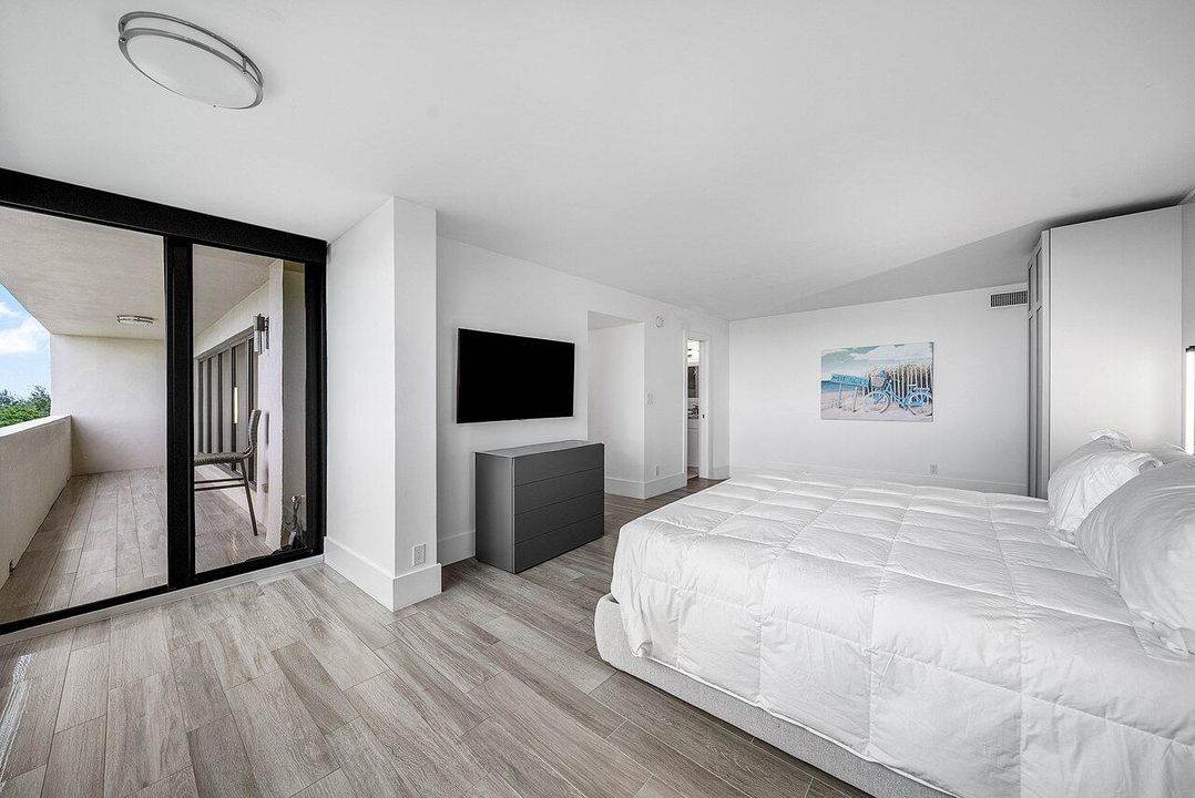 For Sale: $2,500,000 (2 beds, 3 baths, 3227 Square Feet)