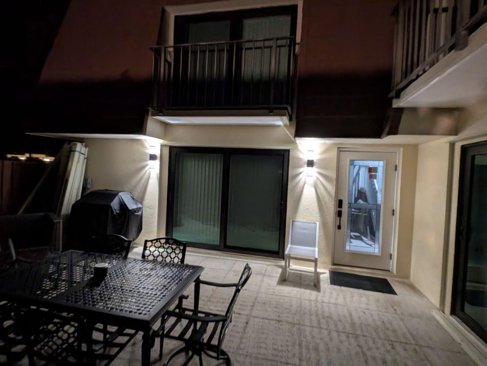 For Rent: $3,450 (2 beds, 2 baths, 1236 Square Feet)