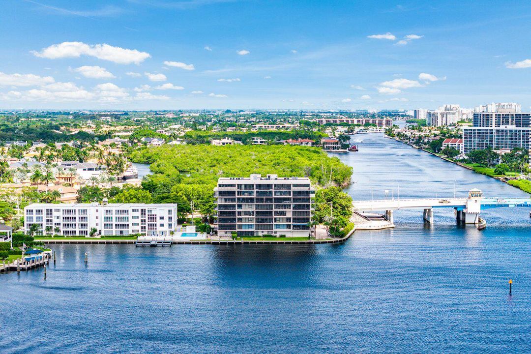 For Sale: $2,500,000 (2 beds, 3 baths, 3227 Square Feet)