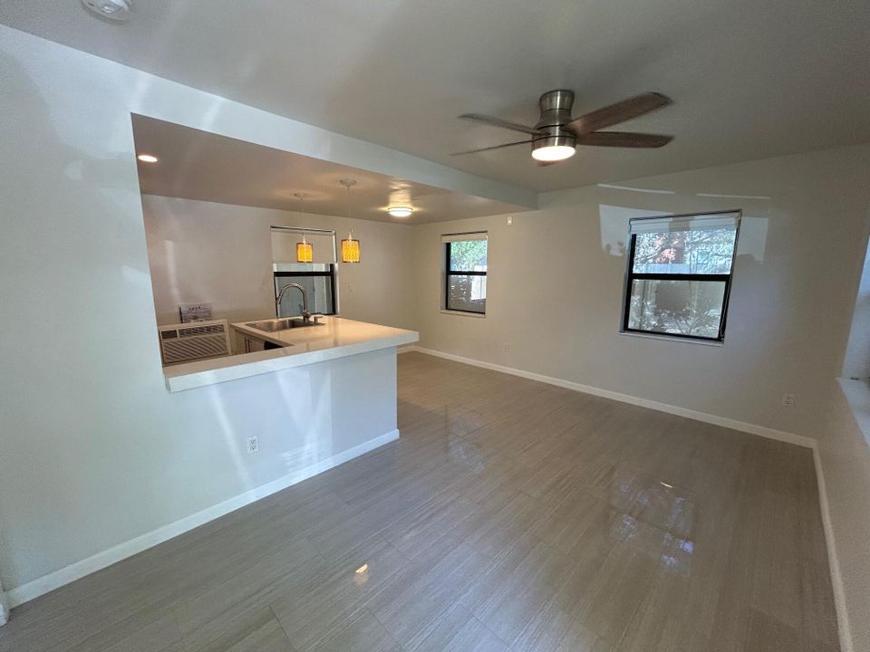 Под контрактом: $1,850 (1 спален, 1 ванн, 622 Квадратных фут)