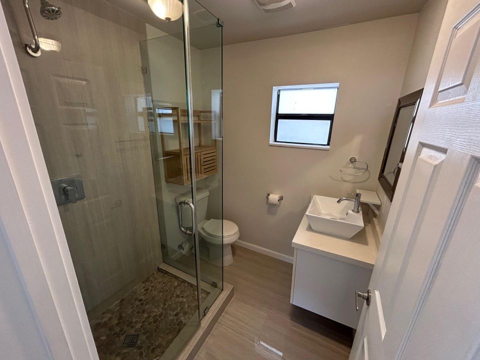 Под контрактом: $1,850 (1 спален, 1 ванн, 622 Квадратных фут)