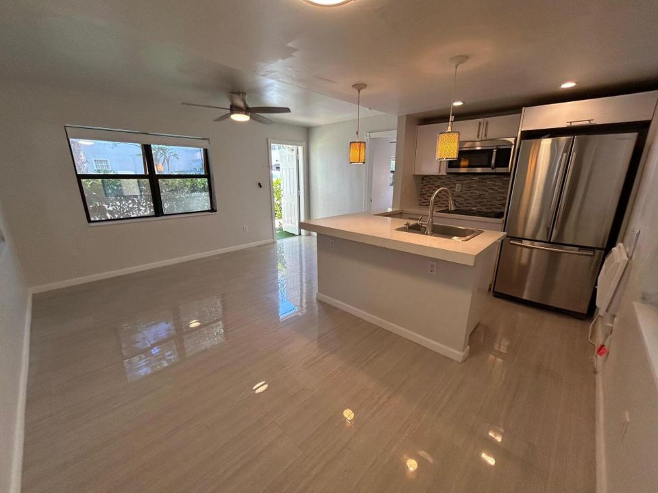 Под контрактом: $1,850 (1 спален, 1 ванн, 622 Квадратных фут)