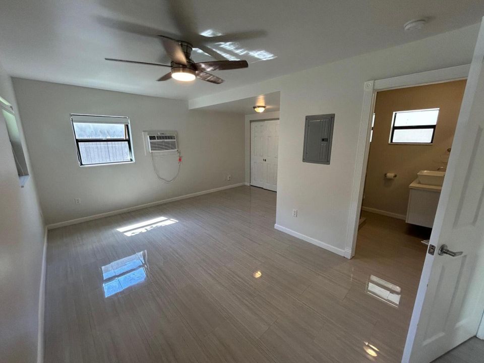 Под контрактом: $1,850 (1 спален, 1 ванн, 622 Квадратных фут)