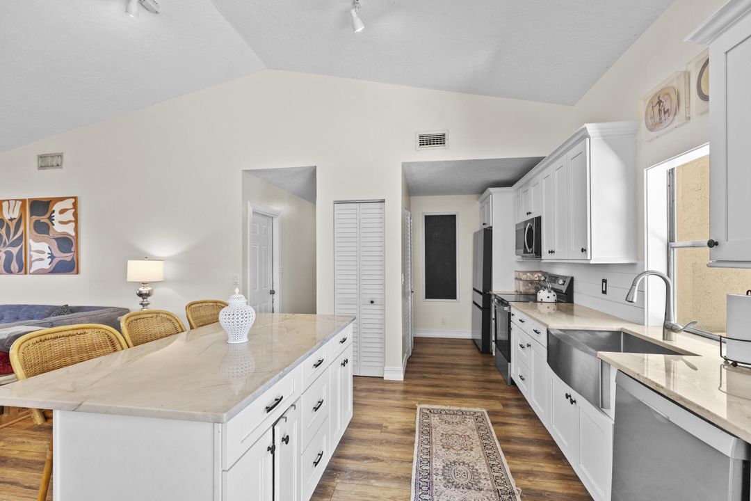 Active With Contract: $600,000 (4 beds, 2 baths, 1548 Square Feet)