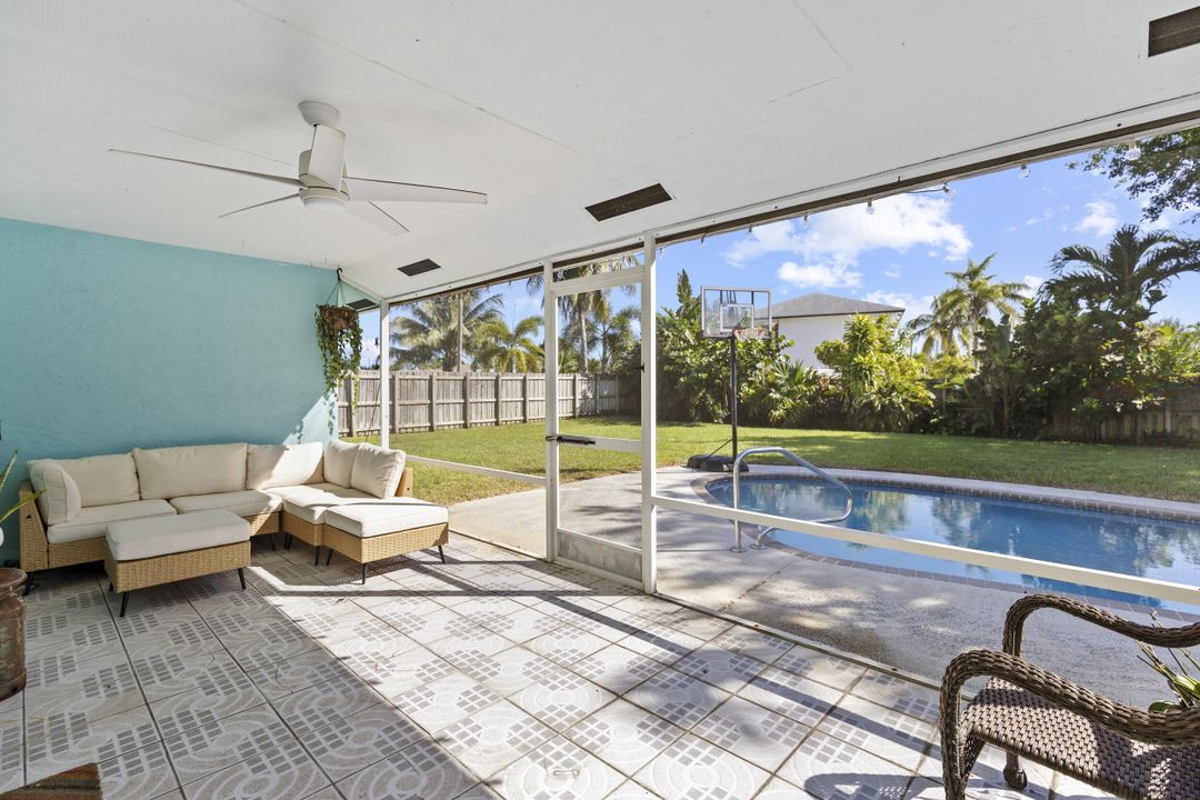 Active With Contract: $600,000 (4 beds, 2 baths, 1548 Square Feet)