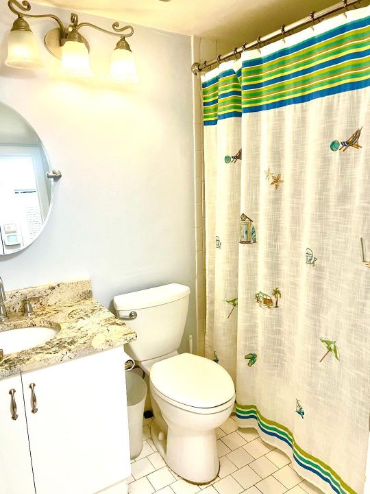 For Sale: $220,000 (2 beds, 2 baths, 768 Square Feet)