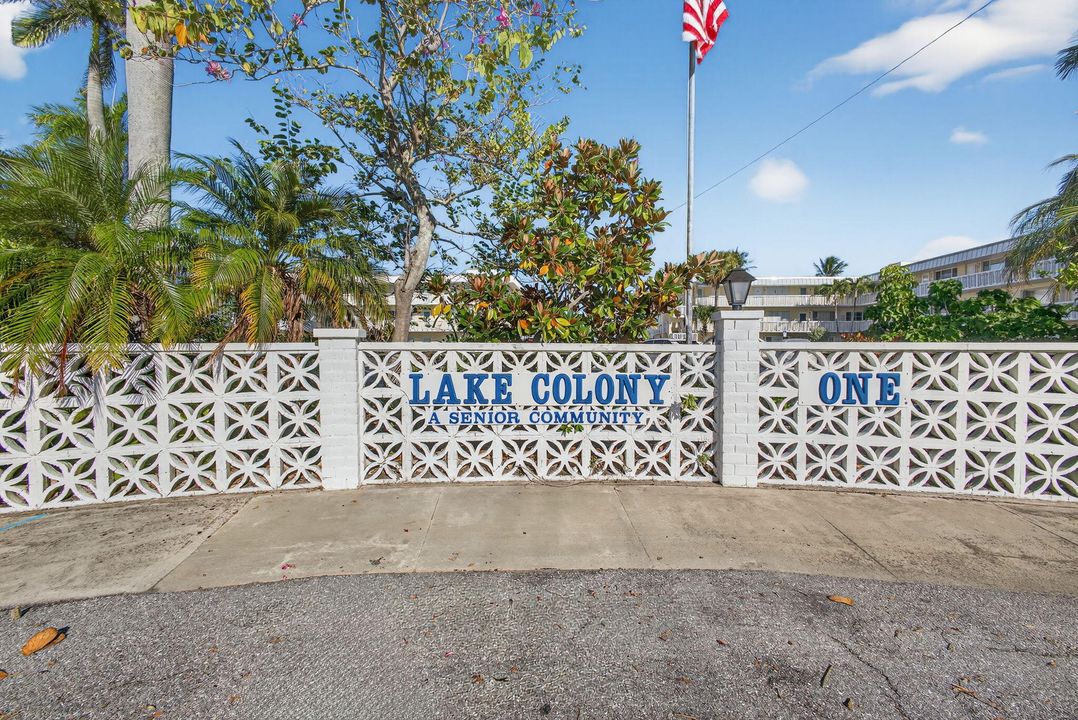 合同活跃: $225,000 (2 贝兹, 1 浴室, 880 平方英尺)