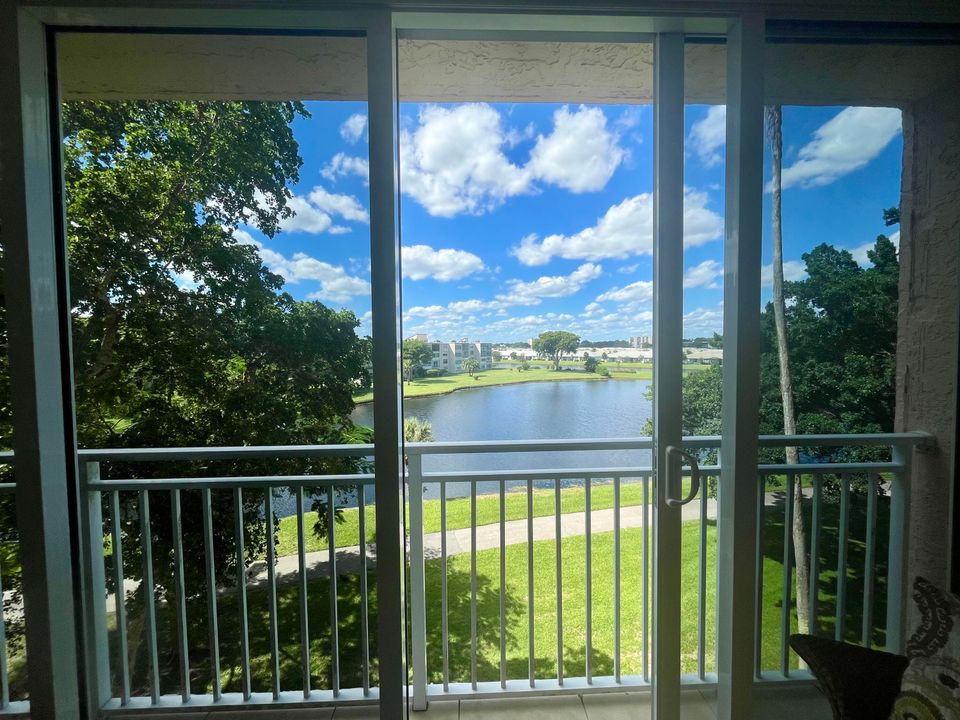 For Rent: $1,700 (2 beds, 2 baths, 1145 Square Feet)