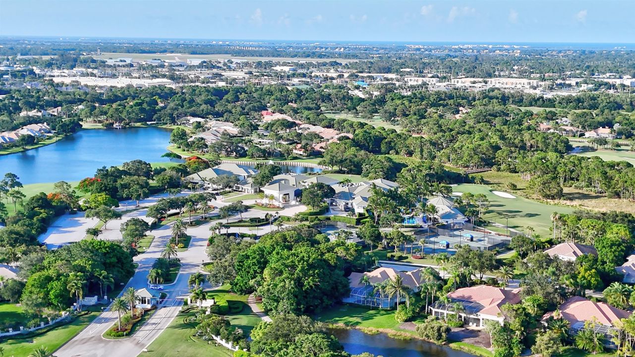 For Sale: $699,900 (3 beds, 2 baths, 2377 Square Feet)