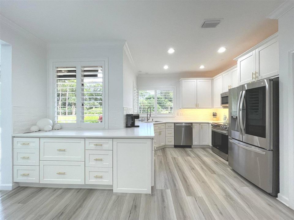 For Sale: $699,900 (3 beds, 2 baths, 2377 Square Feet)