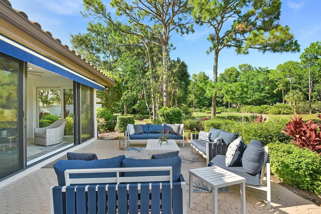 For Sale: $699,900 (3 beds, 2 baths, 2377 Square Feet)