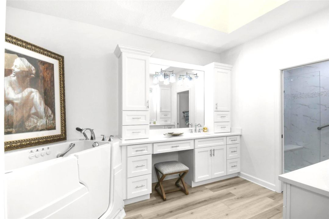 For Sale: $699,900 (3 beds, 2 baths, 2377 Square Feet)