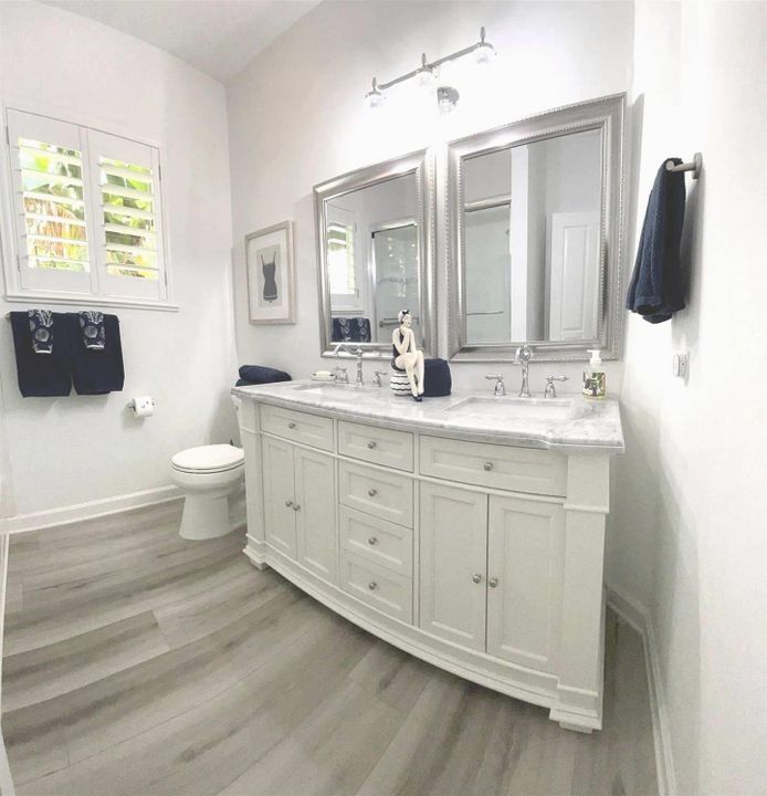 For Sale: $699,900 (3 beds, 2 baths, 2377 Square Feet)