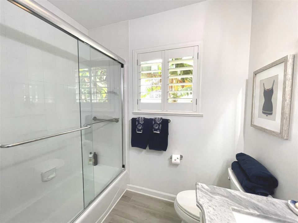 For Sale: $699,900 (3 beds, 2 baths, 2377 Square Feet)