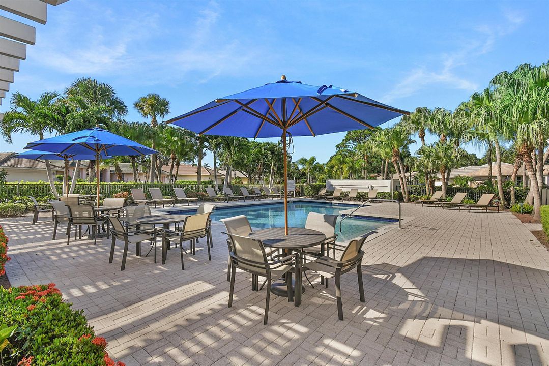 For Sale: $699,900 (3 beds, 2 baths, 2377 Square Feet)