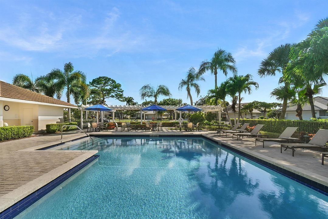 For Sale: $699,900 (3 beds, 2 baths, 2377 Square Feet)