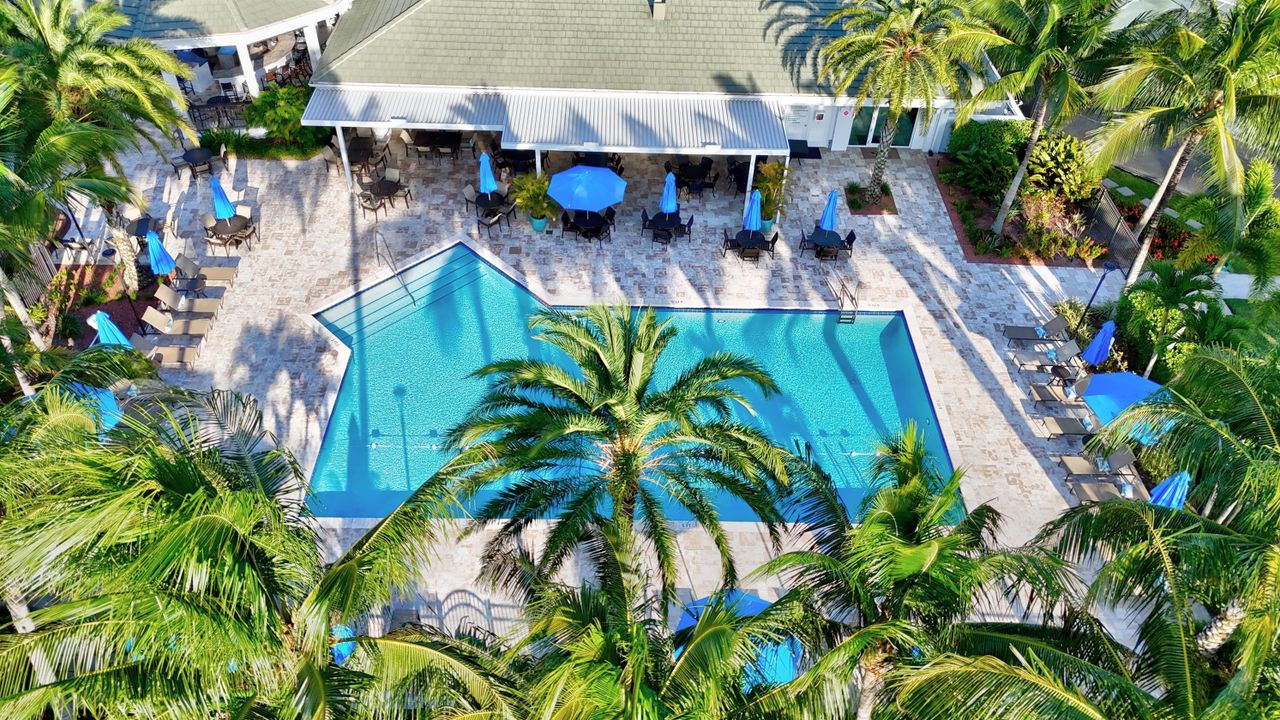 For Sale: $699,900 (3 beds, 2 baths, 2377 Square Feet)