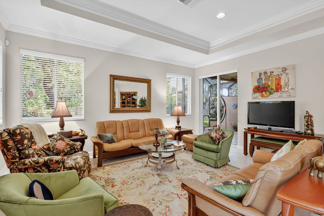 На продажу: $364,900 (3 спален, 2 ванн, 1751 Квадратных фут)