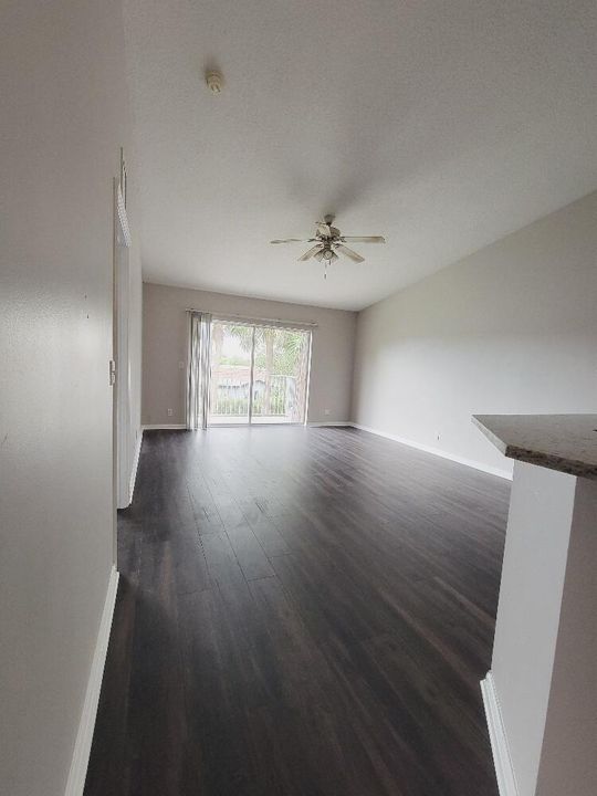 For Sale: $222,900 (3 beds, 2 baths, 1061 Square Feet)