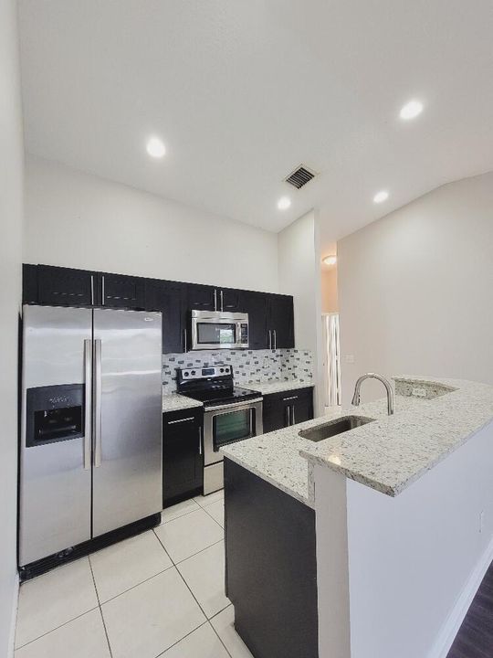 For Sale: $222,900 (3 beds, 2 baths, 1061 Square Feet)