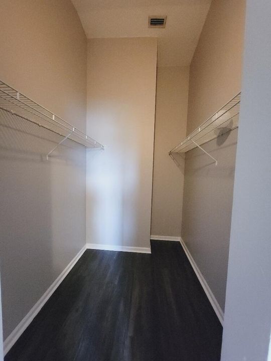 For Sale: $222,900 (3 beds, 2 baths, 1061 Square Feet)